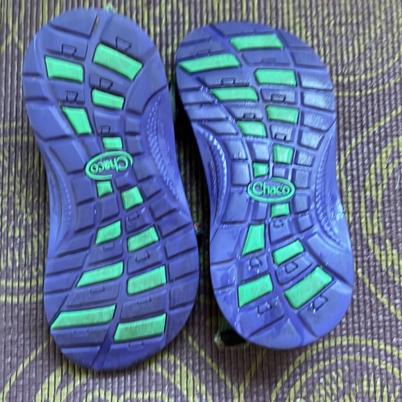 Chaco kids sandal turquoise and purple size 2 - Picture 2 of 3